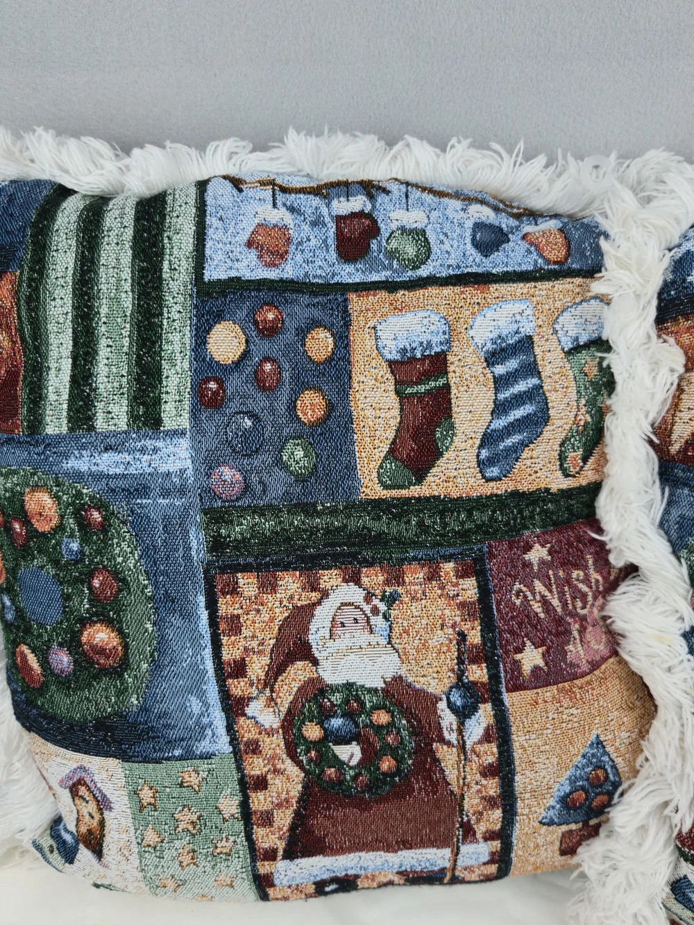 Vintage Mohawk Home Holiday Santa Patchwork Throw Pillows (Set of 2)